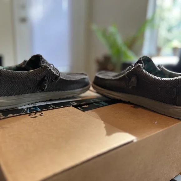 Mens Hey Dude’s Size 8 - Picture 3 of 4